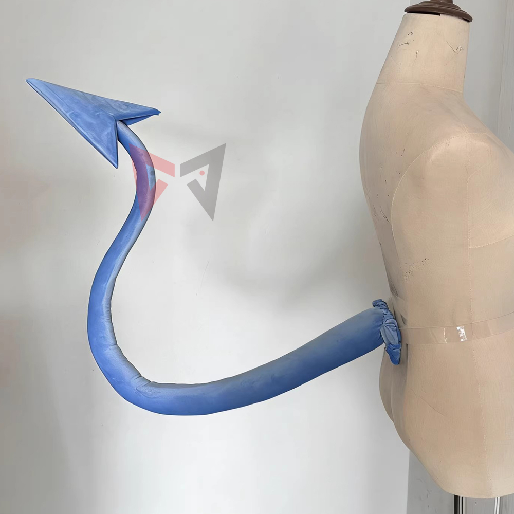 إكسسوارات تنكرية جديدة لشخصية  - مراجعة Cosplay Prop Works وسعره